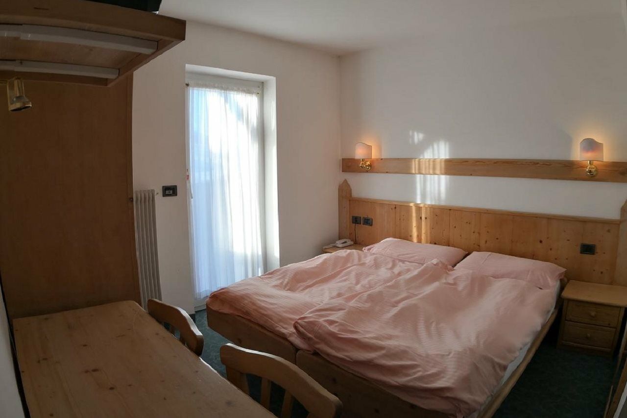 פאסו רולה Hotel Alpenrose מראה חיצוני תמונה