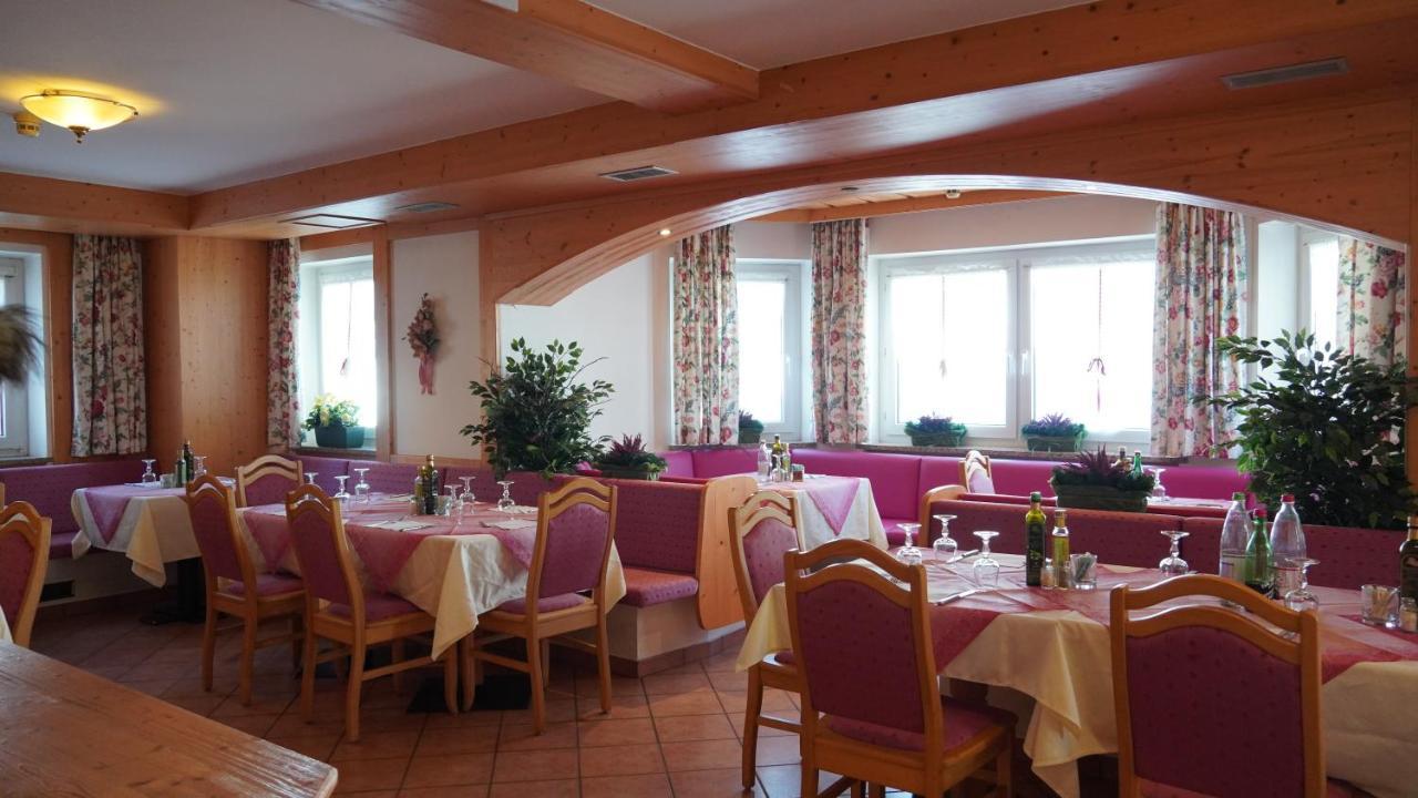פאסו רולה Hotel Alpenrose מראה חיצוני תמונה