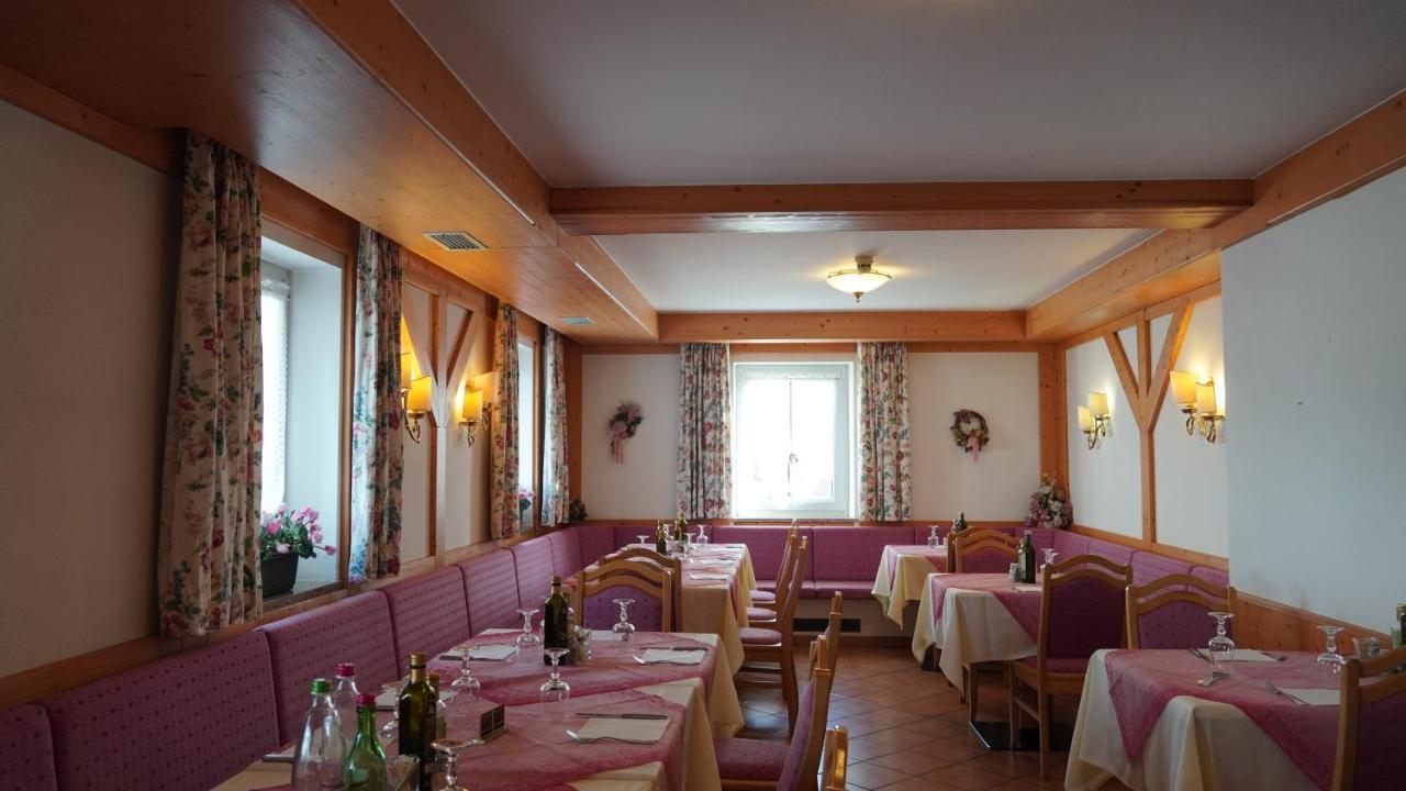 פאסו רולה Hotel Alpenrose מראה חיצוני תמונה